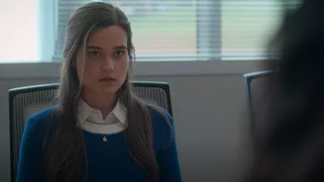 Suéter Talbots Cotton Blend usado por Juliette Fairmont (Sarah Catherine Hook) como se ve en First Kill (S01E06)