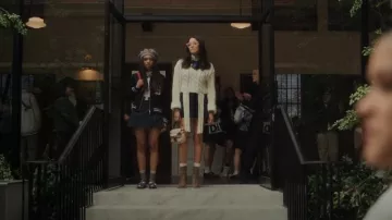Fendi Baguette worn by Luna La (Zión Moreno) as seen in Gossip Girl (S01E03)