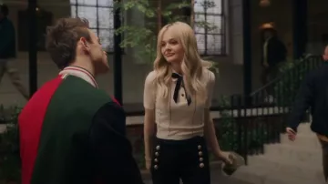 Rag & Bone Jaime Polo porté par Audrey Hope (Emily Alyn Lind) vu dans Gossip Girl (S01E03)