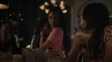 Majorelle Amy Cardi Set usado por Monet de Haan (Savannah Lee Smith) como se ve en Gossip Girl (S01E03)