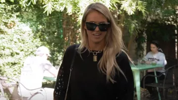 Collier de chaîne Dannijo Elisa porté par Olivia Flowers vu dans Southern Charm (S08E07)