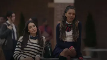 Fleur Du Mal Bella Camisa usada por Monet de Haan (Savannah Lee Smith) como se ve en Gossip Girl (S01E05)