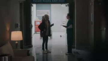 Veja V 12 Sneakers worn by Audrey Hope (Emily Alyn Lind) as seen in Gossip Girl (S01E06)