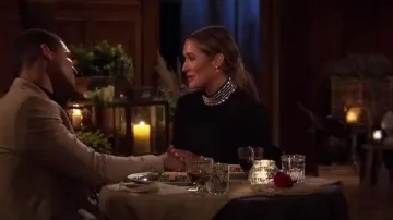 Cinq a Sept Izzy Embellished Turtleneck Dress porté par Rachel comme on le voit dans The Bachelorette (S19E05)