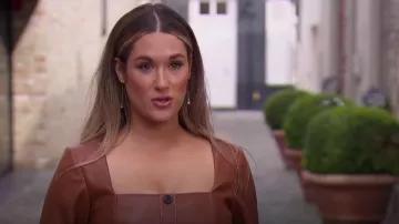 Jennifer Tuton Loop Thru Crystal Boucles d’oreilles portées par Rachel comme on le voit dans The Bachelorette (S19E05)