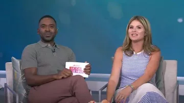 Reiss Dollar Textured Diamond Stitch Polo T-Shirt porté par Justin Sylvester comme vu dans Today with Hoda & Jenna le 11 août 2022