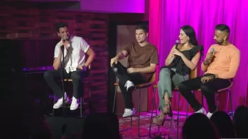 Jonathan Simkhai River High Rise Straight Jeans porté par Donna Farizan vu dans Today with Hoda & Jenna le 12 août 2022