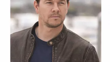 Brown Leather Motorcycle Jacket worn by Chris Farraday (Mark Wahlberg) in Contraband movie outfits