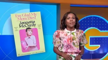 Dolce & Gabbana Floral Pencil Skirt usada por Deborah Roberts como se ve en Good Morning America el 09 de agosto de 2022