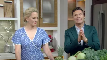 Poupette St. Barth Joe Wrap Dress porté par Ali Wentworth vu en DIRECT avec Kelly et Ryan le 12 août 2022