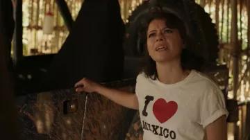 I Love Mexico T-Shirt of Jennifer Walters (Tatiana Maslany) in She-Hulk: Attorney at Law (S01E01)