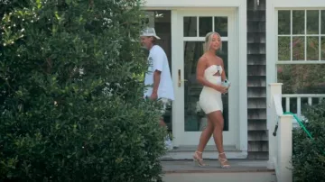 Pretty Little Thing Bodycon Vestido usado por Emelye Ender como se ve en Forever Summer: Hamptons (S01E06)
