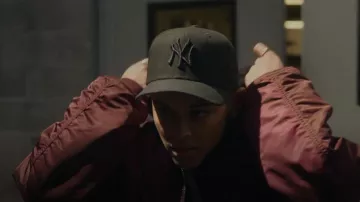 New Era 9Forty Mlb New York Yankees Casquette portée par Julien Calloway (Jordan Alexander) comme vu dans Gossip Girl (S01E09)