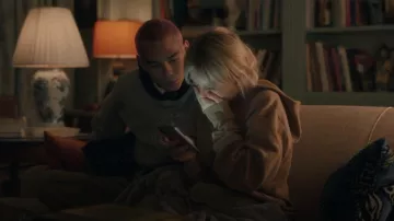 Apple Iphone 11 à Lavender utilisé par Audrey Hope (Emily Alyn Lind) comme vu dans Gossip Girl (S01E09)