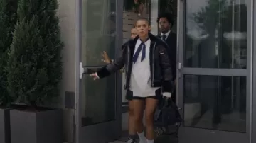 Veste en cuir garnie de fausse fourrure Walter Baker Lianna portée par Julien Calloway (Jordan Alexander) vue dans Gossip Girl (S01E09)