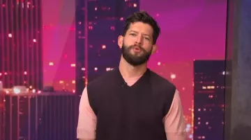 Zara Knitted Waistcoat worn by Hunter March as seen in E! News Nightly Pop on August 18, 2022