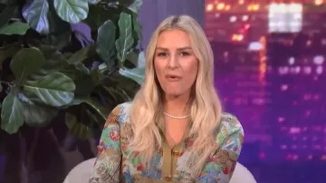 Gucci Chinese New Year Metallic Jacquard Cardigan porté par Morgan Stewart comme on le voit dans E! News Nightly Pop le 19 août 2022