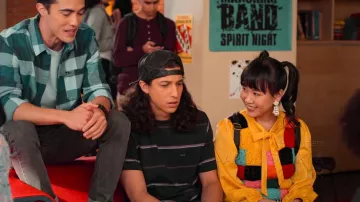 Volcom Moragain Pocket Short Sleeve Tee worn by Trent Harrison (Benjamin A. Norris) as seen in Never Have I Ever (S03E10)