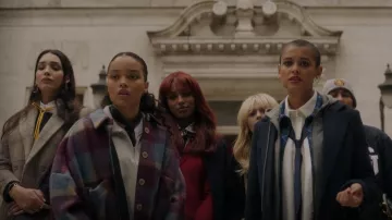 Manteau IRO Experience Backpa porté par Zoya Lott (Whitney Peak) vu dans Gossip Girl (S01E10)