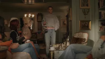 Balenciaga Logo Waistband Jean porté par Julien Calloway (Jordan Alexander) vu dans Gossip Girl (S01E10)