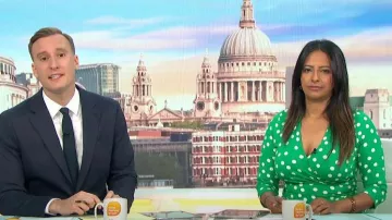 Sosandar Green & White Spot Print Wrap Dress porté par Ranvir Singh vu dans Good Morning Britain le 19 août 2022