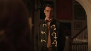 Eleventy Cable Wool & Cashmere Sweater usado por Max Wolfe (Thomas Doherty) como se ve en Gossip Girl (S01E11)