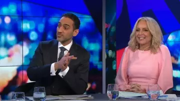 Tussah Kirsten Midi Robe portée par Carrie Bickmore telle que vue dans The Project le 18 août 2022