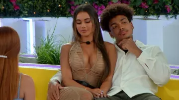 Shein Open Stitch Halter Cover Up usado por Courtney Boerner como se ve en Love Island (S04E25)