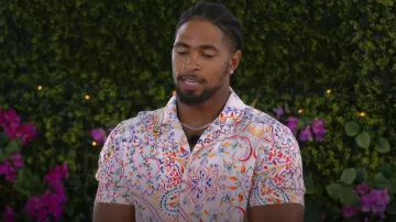 Forever 21 Camisa paisley estampada usada por Jesse Bray como se ve en Love Island (S04E25)