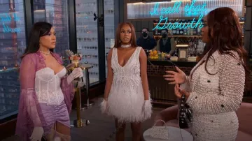 Asos Edition Crystal and Bead Mini Vestido usado por Clarissa como se ve en Sweet Life: Los Angeles (S02E05)