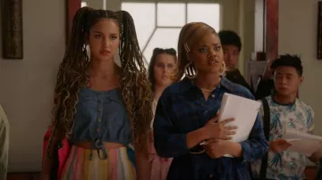 Free People Palm Desert Denim Top usado por Gina (Sofia Wylie) como se ve en High School Musical: The Musical: The Series (S03E05)