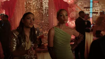 Norma Kamali Diana Ruched Vestido de un hombro usado por Dominique Deveraux (Michael Michele) como se ve en Dinastía (S05E19)