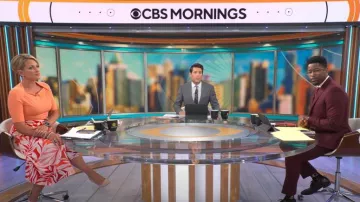 Ann Taylor Refined Stretch Envelope Neck Top worn by Jamie Yuccas as seen in CBS Mornings on  August 25,2022