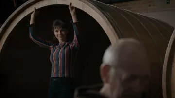 Jonathan Simkhai Pull rayé porté par Kristen Bouchard (Katja Herbers) vu dans Evil (S02E07)