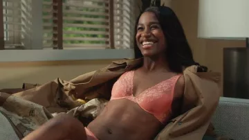 Natori Cherry Blossom Bra worn by Jessie(Nneka Okafor) as seen in Everything's Trash (S01E07)