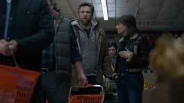 French Connection Faux Fur Chaqueta de motociclista recortada usada por Kristen Bouchard (Katja Herbers) como se ve en Evil (S02E08)