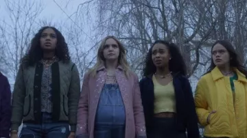 Ulla Johnson Aurelia Turtleneck Top in Fawn porté par Tabitha 'Tabby' Hayworthe (Chandler Kinney) comme on le voit dans Pretty Little Liars: Original Sin (S01E10)