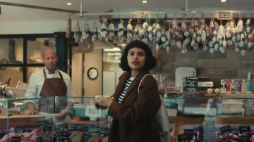 Manteau Dadoulove vintage américain porté par Van (Zazie Beetz) vu à Atlanta (S03E10)
