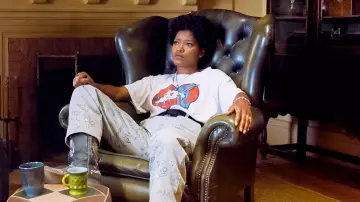 Camiseta gráfica "The Jesus Lizard" usada por Emerald Haywood (Keke Palmer) en la película Nope