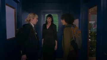 Mochila jansport Airlift usada por Breanna Casey (Aleyse Shannon) como se ve en Leverage: Redemption (S01E14)