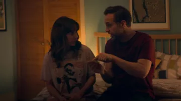 Midnight Rider Miles Davis Graph­ic Tee worn by Nikki Newman (Esther Smith) as seen in Trying (S03E06)