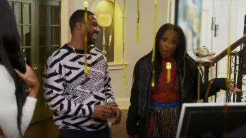 Traje de cuerpo estampado Versace La Greca usado por Kandi Burruss como se ve en The Real Housewives of Atlanta (S14E16)