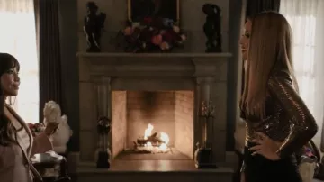 Gucci Bodysuit en tulle à paillettes porté par Dominique Deveraux (Michael Michele) vu dans Dynasty (S04E01)