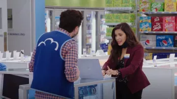 Teoría Carissa Blazer usado por Amy (America Ferrera) como se ve en Superstore (S06E01)
