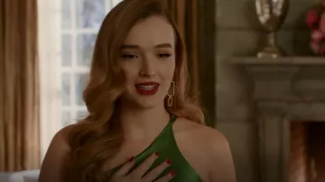 Luv Aj The Blair Chain Statement Pendientes usados por Kirby Anders (Maddison Brown) como se ve en Dynasty (S04E02)