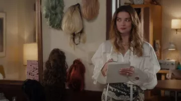 Morgan & Paige 18k Yellow Gold Plated 925 Sterling Silver Crystal Blue and White Hamsa Hand of Fatima Collar usado por Alexis Rose (Annie Murphy) como se ve en Schitt's Creek (S06E02)