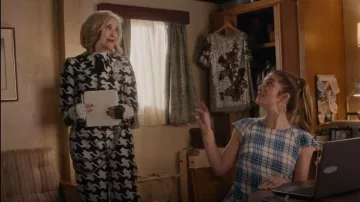 DSQUARED2 Cropped Pants & Culottes worn by Moira Rose (Catherine O'Hara) as seen in Schitt's Creek (S06E06)