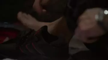 Zapatillas Adidas usadas por Six (Ryan Gosling) como se ve en el vestuario de la película The Gray Man