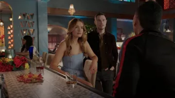 Cinq a Sept Juliette Spaghetti Strap Bodycon Dress usado por Kirby Anders (Maddison Brown) como se ve en Dynasty (S04E04)