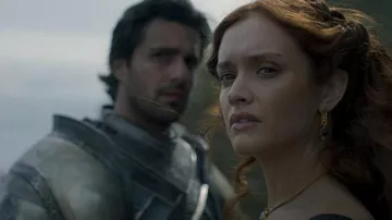 Boucles d’oreilles en pierres précieuses portées par Alicent Hightower (Olivia Cooke) vues dans House of the Dragon Wardrobe (saison 1)